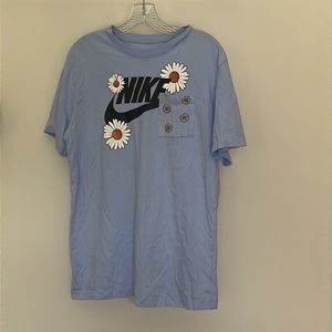 Nike Men’s t-shirt